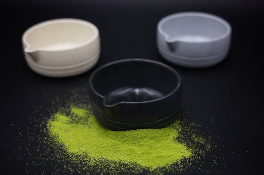 Verseuse à matcha en béton artisanal