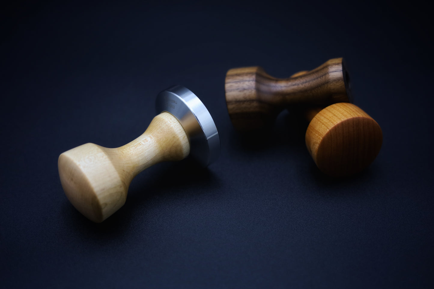 Tamper artisanal en bois et acier inoxydable