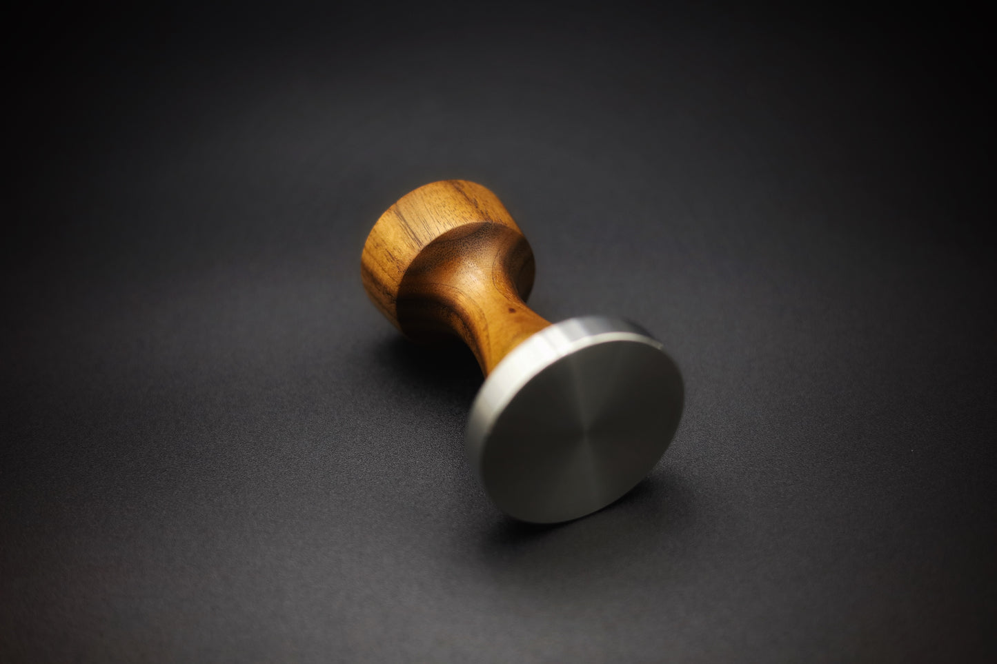 Tamper artisanal en bois et acier inoxydable
