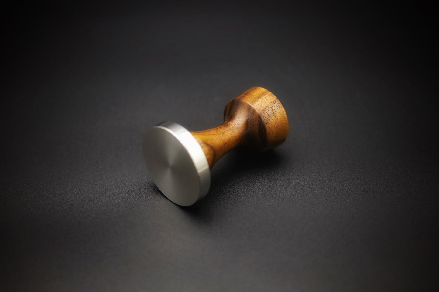 Tamper artisanal en bois et acier inoxydable