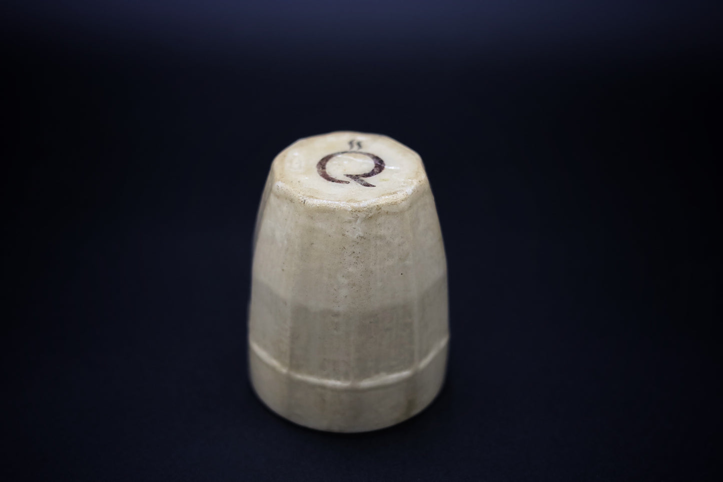 Tasse régulière en béton artisanal