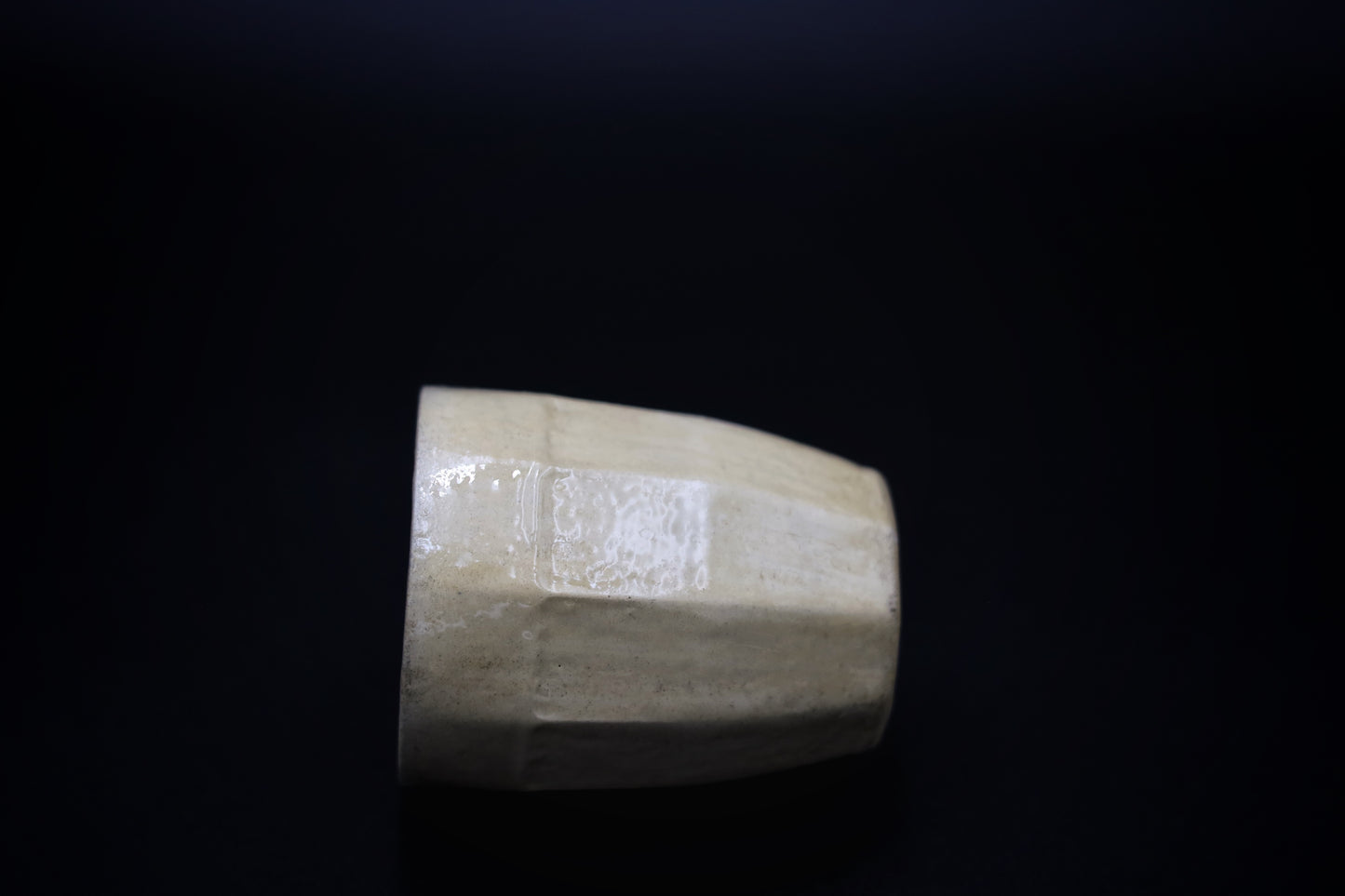 Tasse régulière en béton artisanal