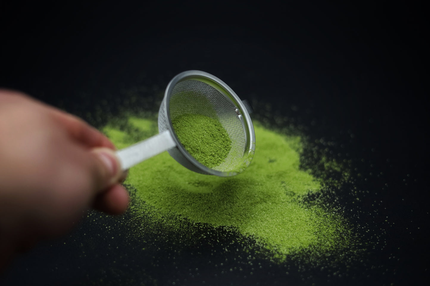 Chakoshi (茶こし) – Colador de matcha de acero martillado Tsubame